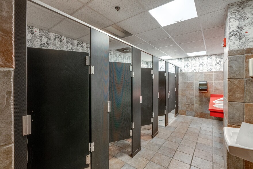 More Photos Of 222 S Main St, Akron Office For Sale