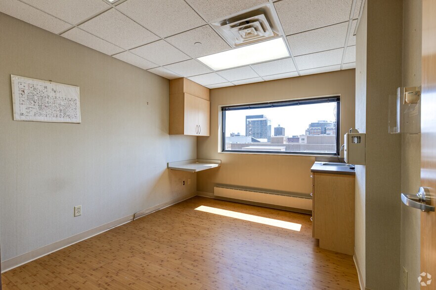 More Photos Of 17 Exchange St W, Saint Paul Medical For Sale
