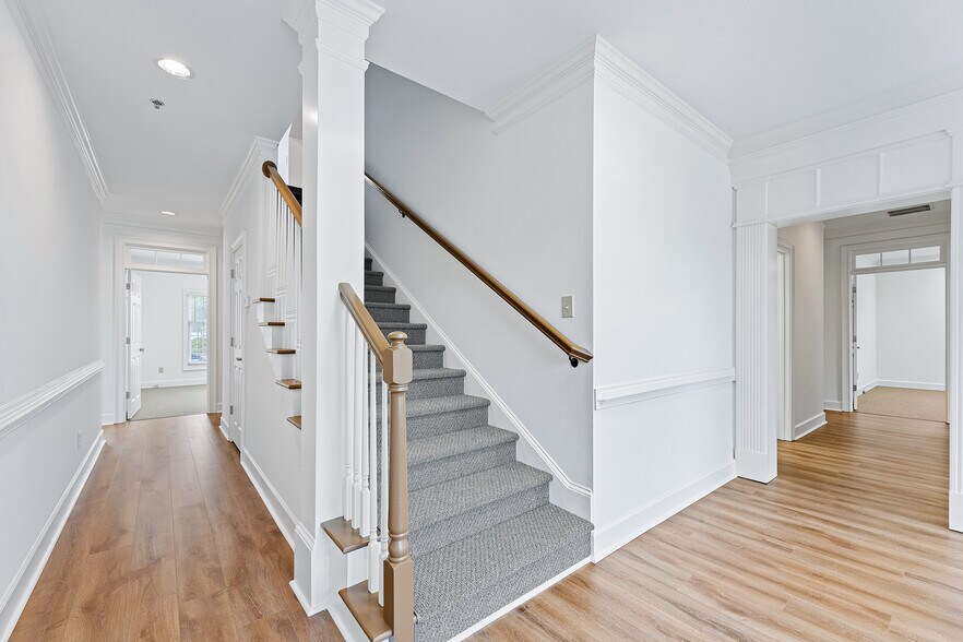 More Photos Of 490 Sun Valley Dr, Roswell Office For Lease