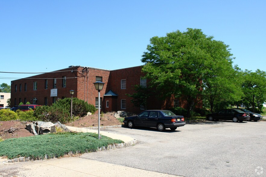 Primary Photo Of 43 Emery Ave, Flemington Medical For Sale