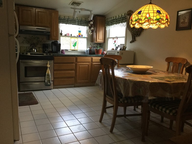 More Photos Of 20 Hillside Ave, Flanders Restaurant For Sale