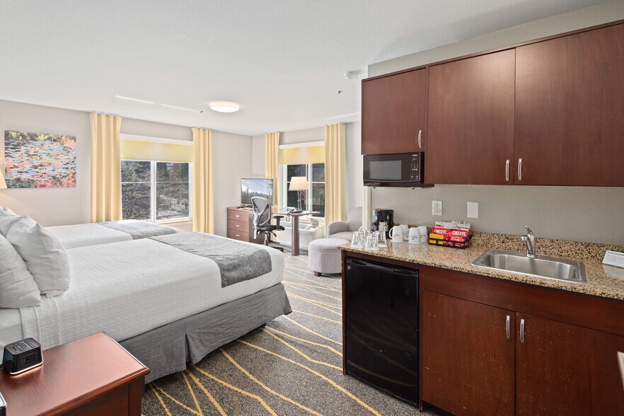 More Photos Of 2301 3rd Ave, Seattle Hotel For Sale