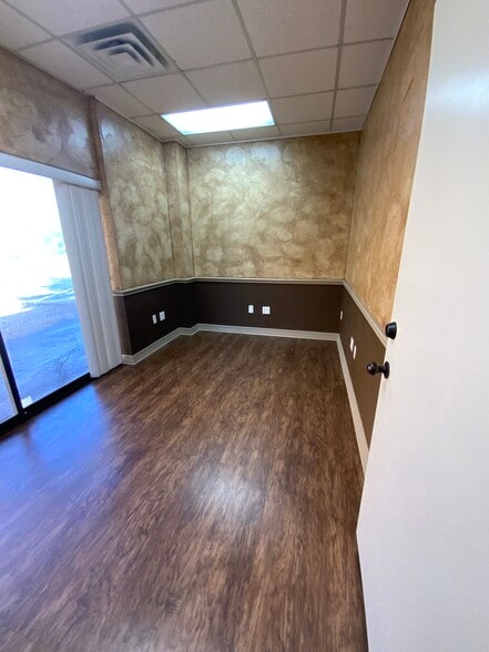 More Photos Of 1214 S 31st St, Temple Office For Lease