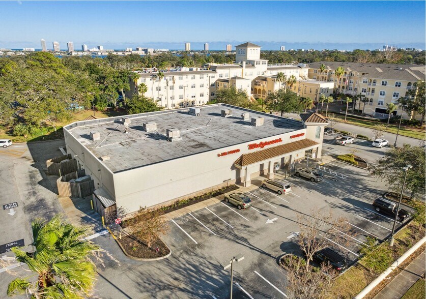 More Photos Of 1829 Ridgewood Ave, Holly Hill Freestanding For Sale