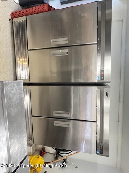 More Photos Of 22 Main St W, Dunn Center Restaurant For Sale