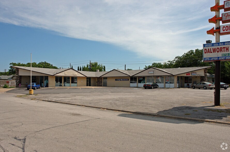 More Photos Of 1718 Dalworth St, Grand Prairie General Retail For Lease