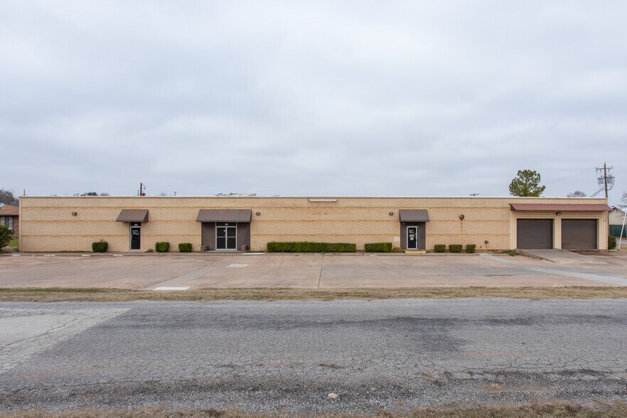 Primary Photo Of 2200 5th St, Wichita Falls Warehouse For Sale