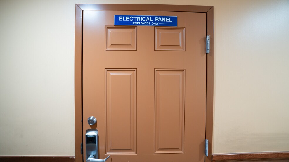 More Photos Of 178 Dry Creek Rd, Healdsburg Hotel For Sale