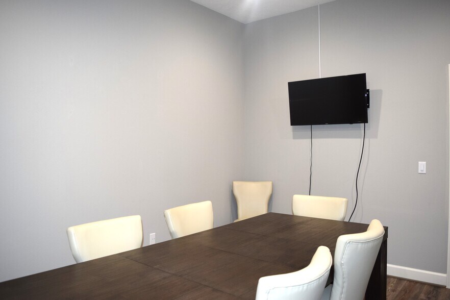 More Photos Of 1000 Broadway St, Pearland Office For Sale