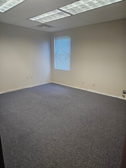 More Photos Of 3600 Brecksville Rd, Richfield Light Distribution For Lease