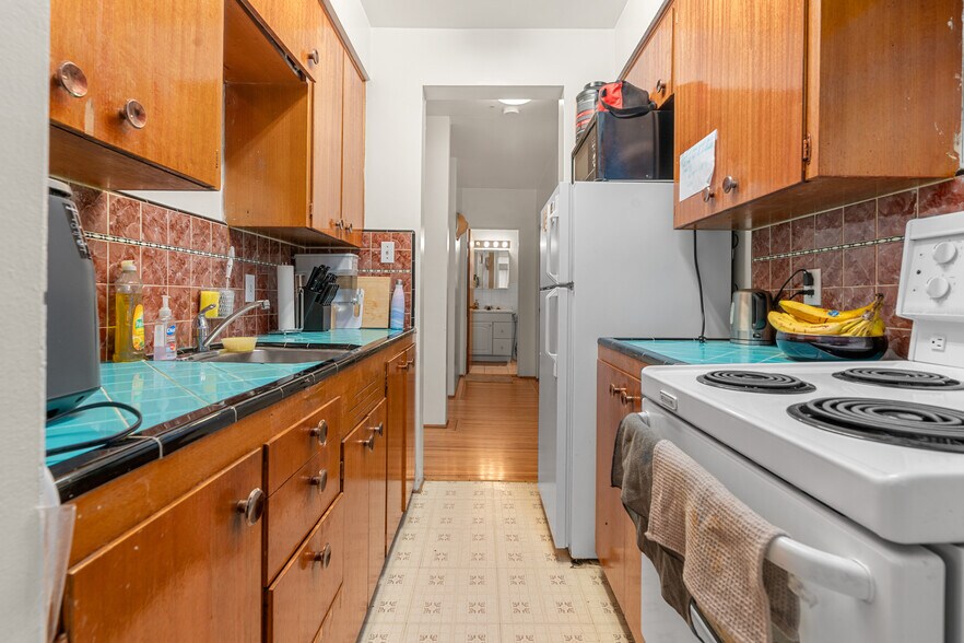 More Photos Of 3040 Nanaimo St, Vancouver Apartments For Sale