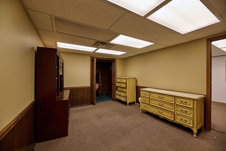 More Photos Of 7464 Sharon Mercer Rd, Mercer General Retail For Sale