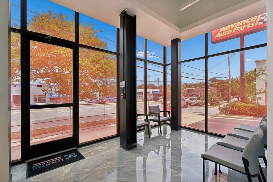 More Photos Of 1605 Howell Mill Rd NW, Atlanta Storefront Retail Office For Sale