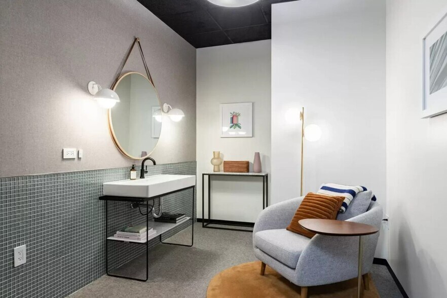 More Photos Of 111 W Illinois St, Chicago Office For Lease