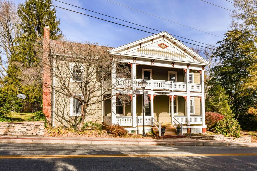 More Photos Of 173 Main St, Stanardsville Flex For Sale
