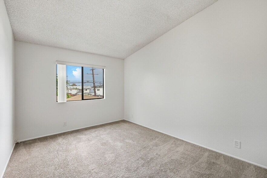 More Photos Of 4583-4585 36th St, San Diego Apartments For Sale