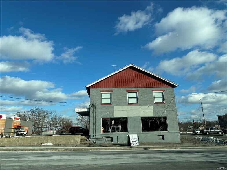 More Photos Of 15 W 1st St S, Fulton Freestanding For Sale