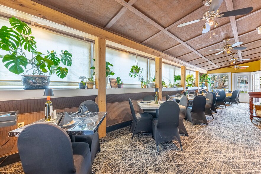 More Photos Of 227 E Cecil St, Springfield Restaurant For Sale