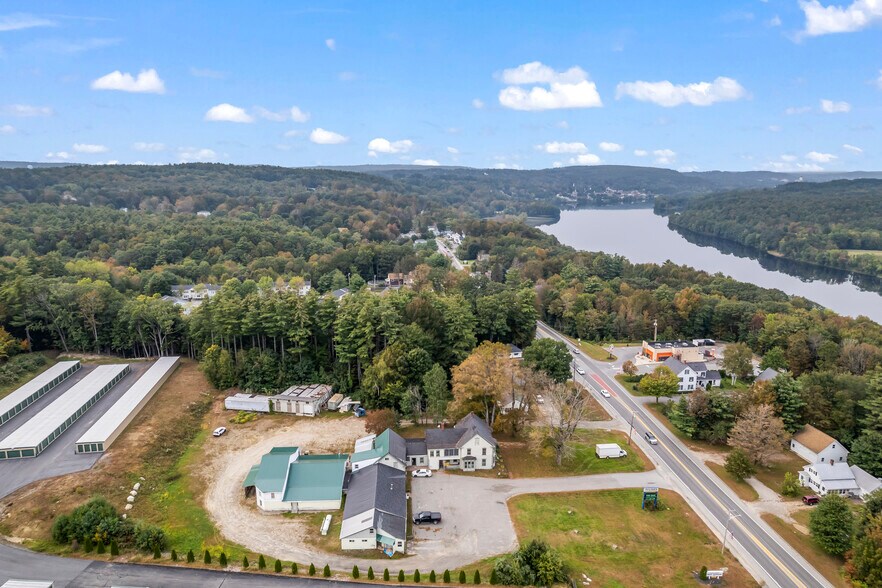 More Photos Of 680 Maine Ave, Farmingdale Storefront Retail Office For Lease