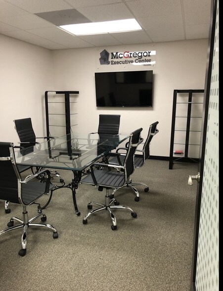 More Photos Of 13031 McGregor Blvd, Fort Myers Office For Lease