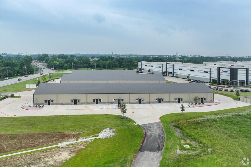 More Photos Of 3265 N McDonald St, McKinney Warehouse For Sale