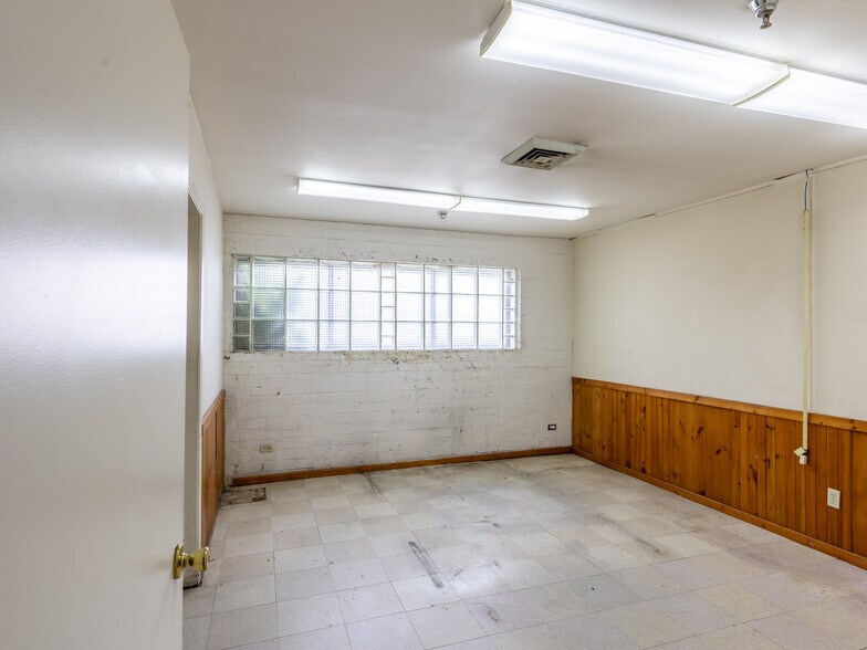 More Photos Of 1155 N McKinley Ave, Compton Warehouse For Sale