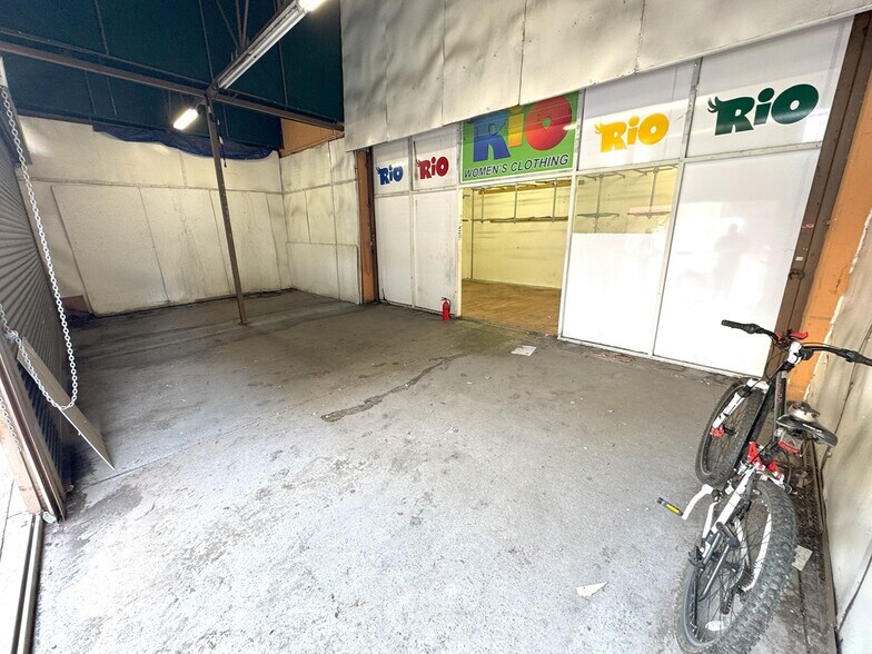 More Photos Of 1301-1309 S Los Angeles St, Los Angeles Storefront For Lease