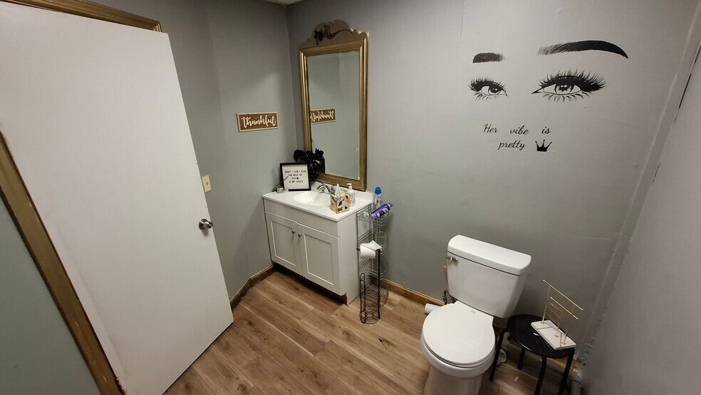 More Photos Of 445 E 5th St, Plainfield Storefront Retail Residential For Lease