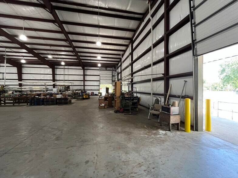 More Photos Of 2400 W Herman St, Pensacola Warehouse For Sale