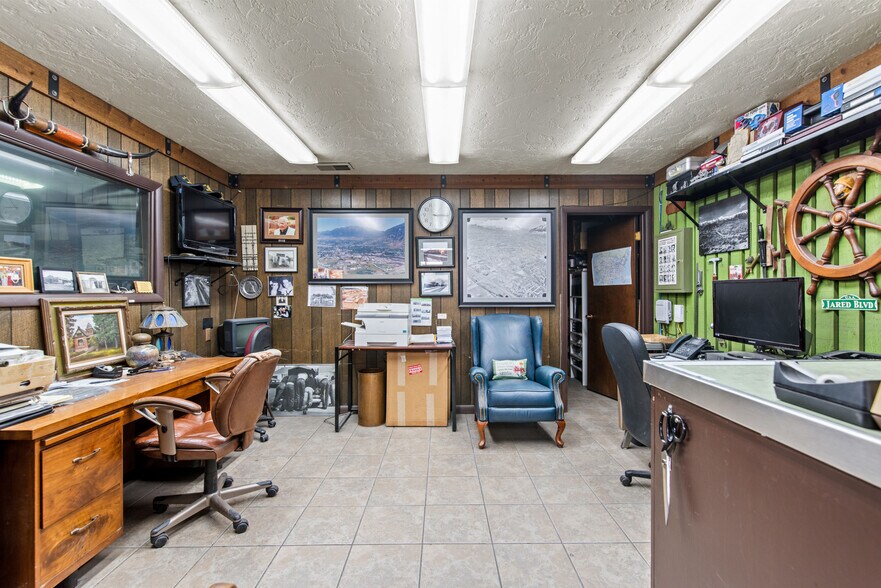 More Photos Of 709-711 S University Ave, Provo Service For Sale