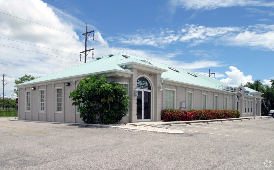 More Photos Of 331 Cape Coral Pky W, Cape Coral Medical For Lease