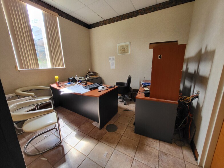 More Photos Of 7350 N Hanley Rd, Hazelwood Hotel For Sale