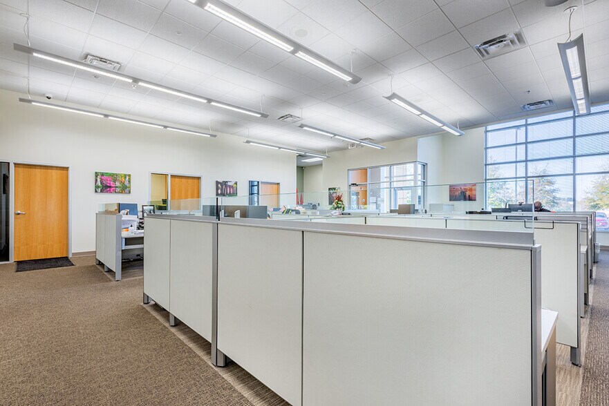 More Photos Of 885 Paragon Way, Rock Hill Warehouse For Lease