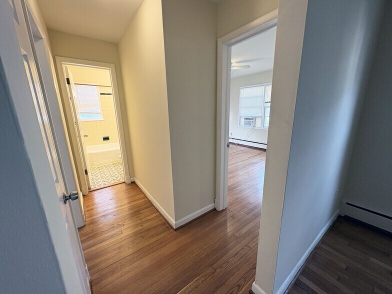 More Photos Of 206-212 Brookes Ave, Gaithersburg Apartments For Sale