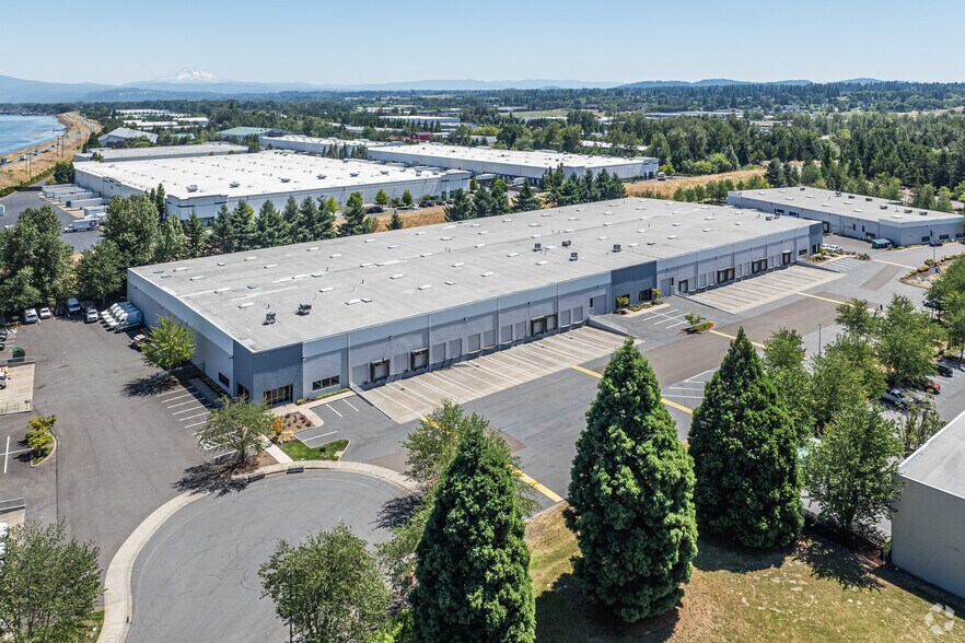 More Photos Of 14125-14145 NE Airport Way, Portland Unknown For Lease