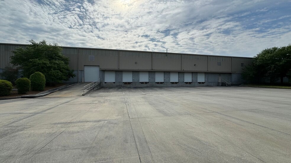More Photos Of 231 Bourne Blvd, Savannah Warehouse For Lease