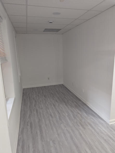 More Photos Of 8607-8609 2nd Ave, Silver Spring Medical For Sale
