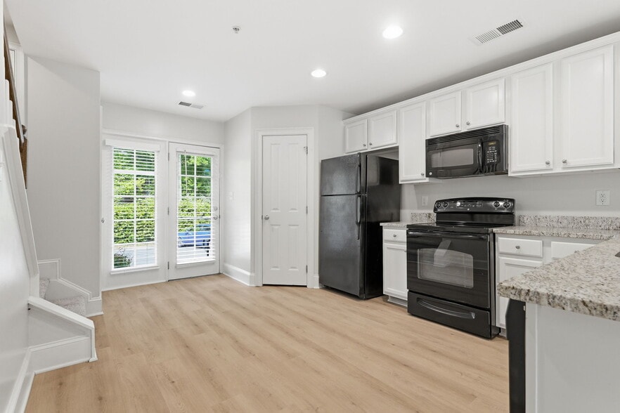 More Photos Of 5306-5320 Park Rd, Charlotte Apartments For Sale