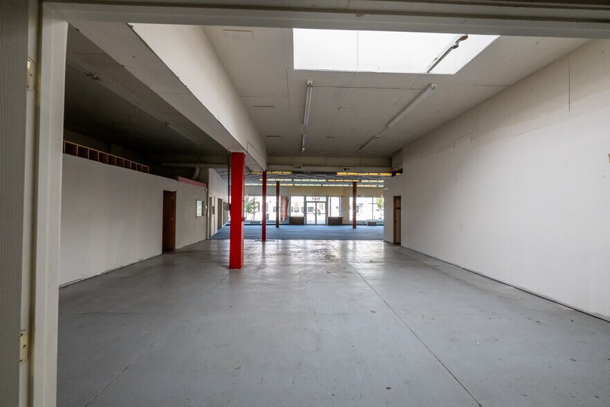 More Photos Of 1839 W Broad St, Richmond Storefront For Sale