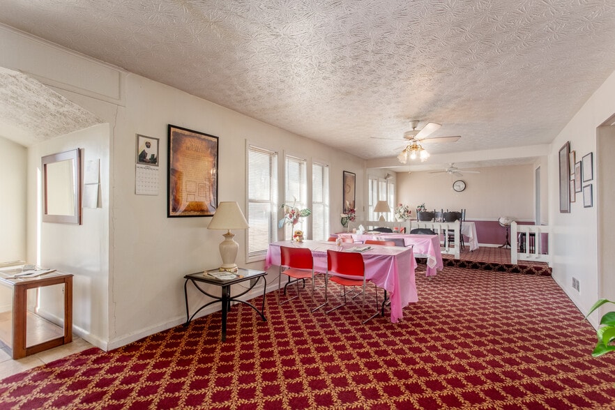 More Photos Of 1367 SW Highway 138, Riverdale Office For Sale