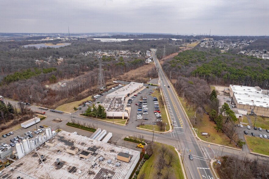 More Photos Of 881 Main St, Sayreville Freestanding For Lease