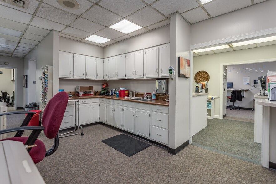 More Photos Of 20 S Stewart St, Winchester Medical For Sale