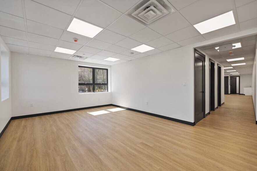 More Photos Of 6-12 Hoover Ave, Haverstraw Warehouse For Lease