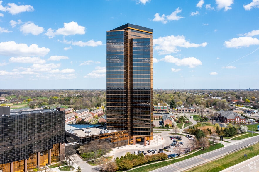 More Photos Of 1000 Town Center, Southfield Office For Lease