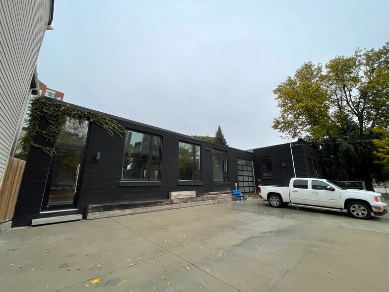 More Photos Of 83-91B Walnut Av, Toronto Office For Sale