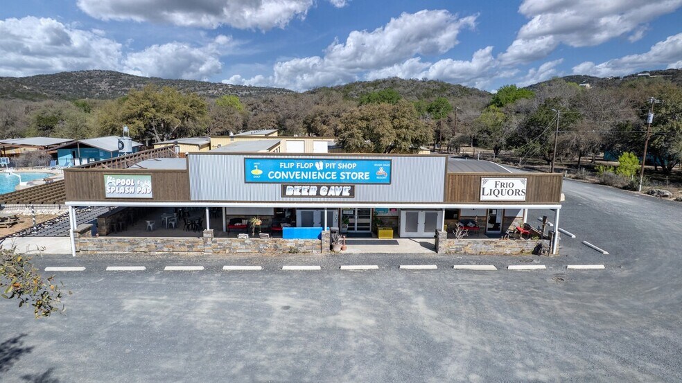 More Photos Of 49 Encino Dr, Concan Convenience Store For Sale