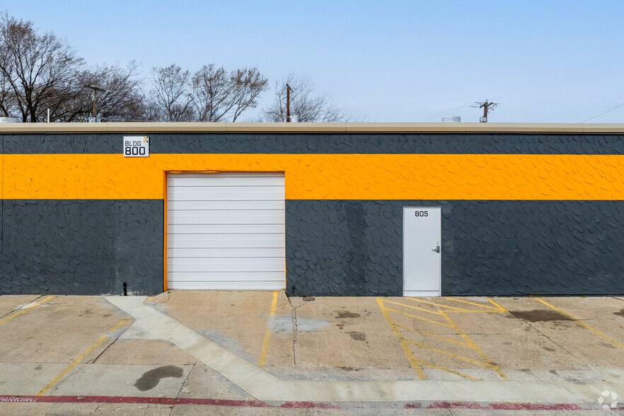 More Photos Of 1229 Colorado Ln, Arlington Unknown For Lease