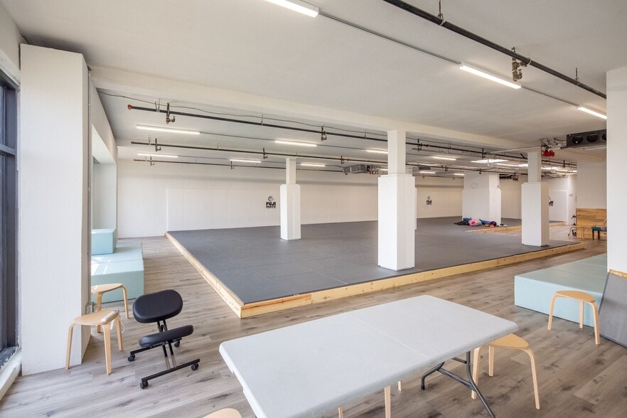 More Photos Of 43 E Main St, Alhambra Freestanding For Lease