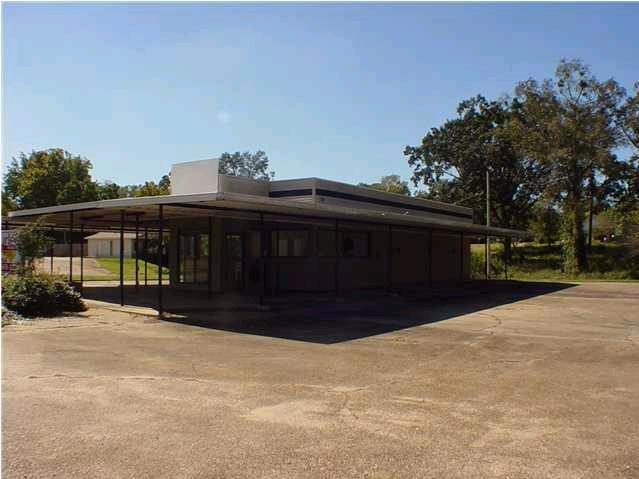 Primary Photo Of 400 S Main Ave, Magee Restaurant For Sale