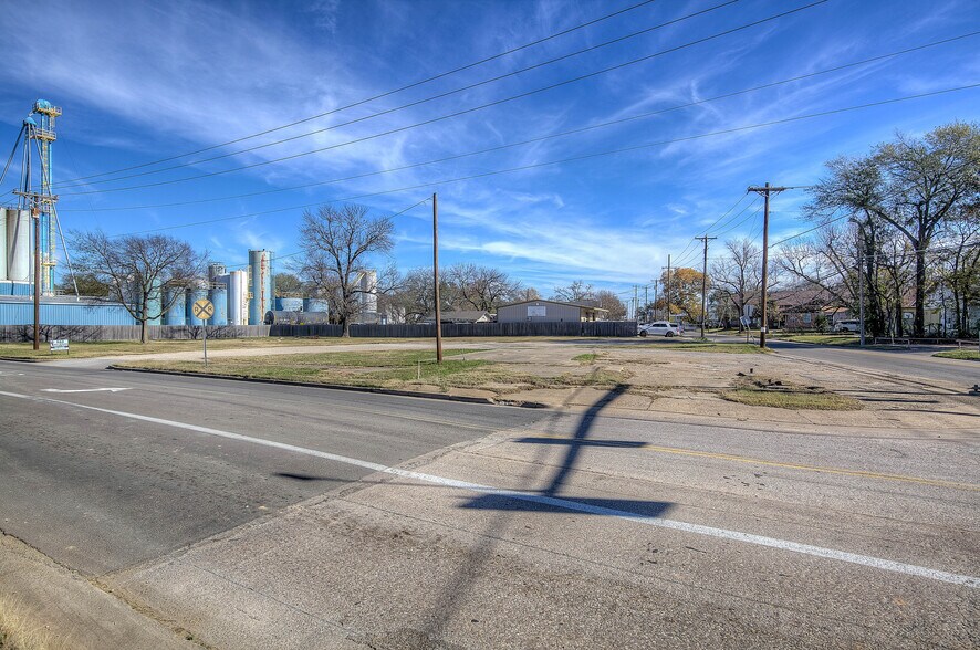 More Photos Of 845 Main St, Sulphur Springs Land For Sale